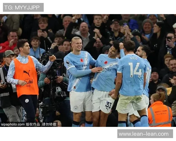 姆伯莫分享与阿玛德庆祝舞蹈灵感源自经典动画辛普森一家 姆伯莫分享与阿玛德庆祝舞蹈灵感源自经典动画辛普森一家