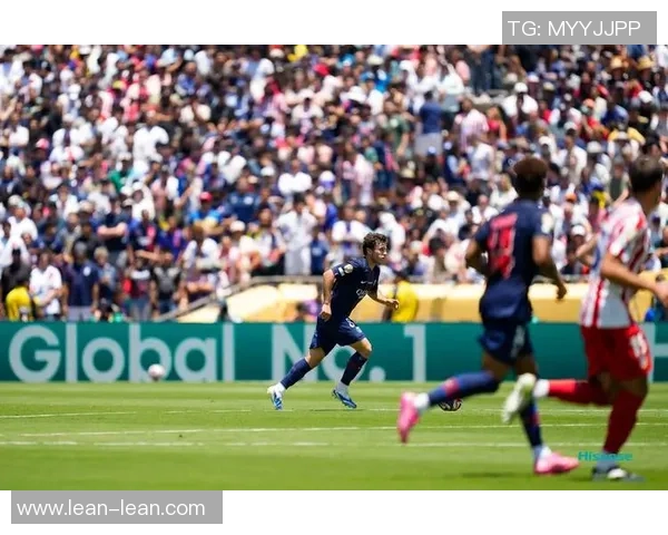 欧冠战绩两极分化现象分析：国内联赛领跑却在欧冠中苦苦挣扎