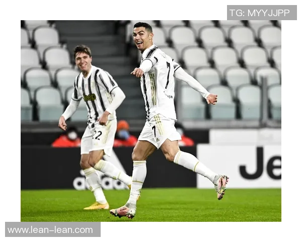 神奇突破哈兰德助攻奥赖利无人盯防射门遗憾被扑救 神奇突破哈兰德助攻奥赖利无人盯防射门遗憾被扑救