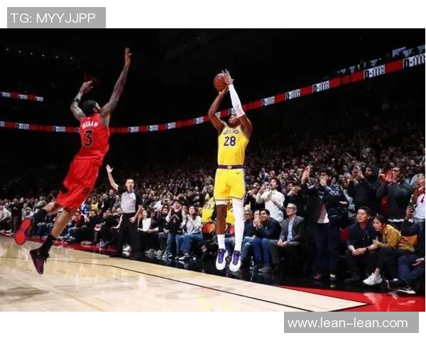 詹姆斯助攻致胜1297场得分上双纪录宣告终结